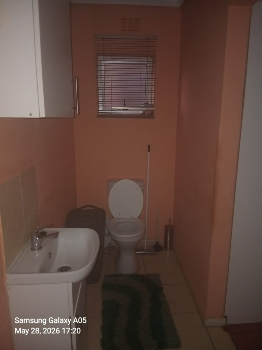 2 Bedroom Property for Sale in Haven Hills Eastern Cape